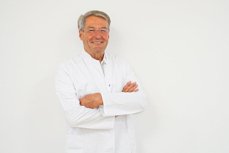 Prof. Dr. Hermann Mayr Chefarzt Orthopädie / Kniechirurgie