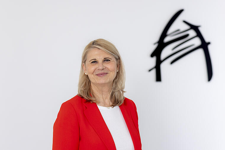 Martina Ohlberger, Chefarztsekretärin
