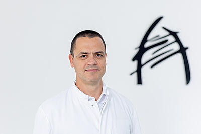 AKMS Dr. Thomas Toszegi