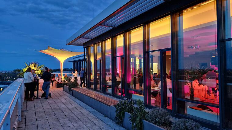Ärzte im Schlachthof Veranstaltung Location Bild Terrasse Abend